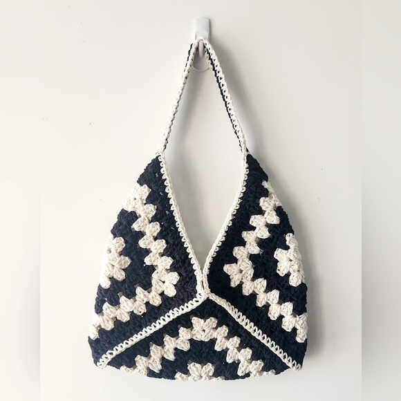 Crochet Handbag - Picture 2 of 4